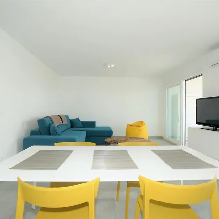Apartman Aura * Karpinjan